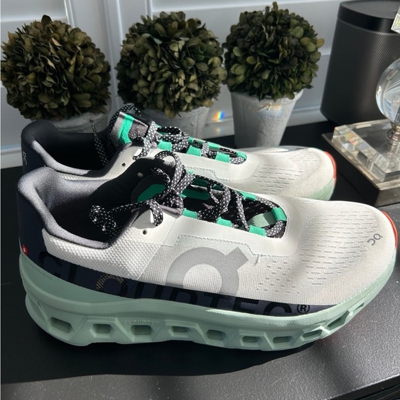 On NEW Mens cloudtec size 11.5?NO Offers?